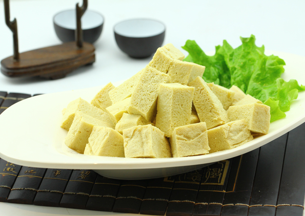 冻豆腐用的是老豆腐还是嫩豆腐？
