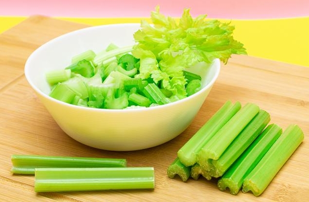 绿色奇迹，健康之选——芹菜的营养价值与功效作用全解析